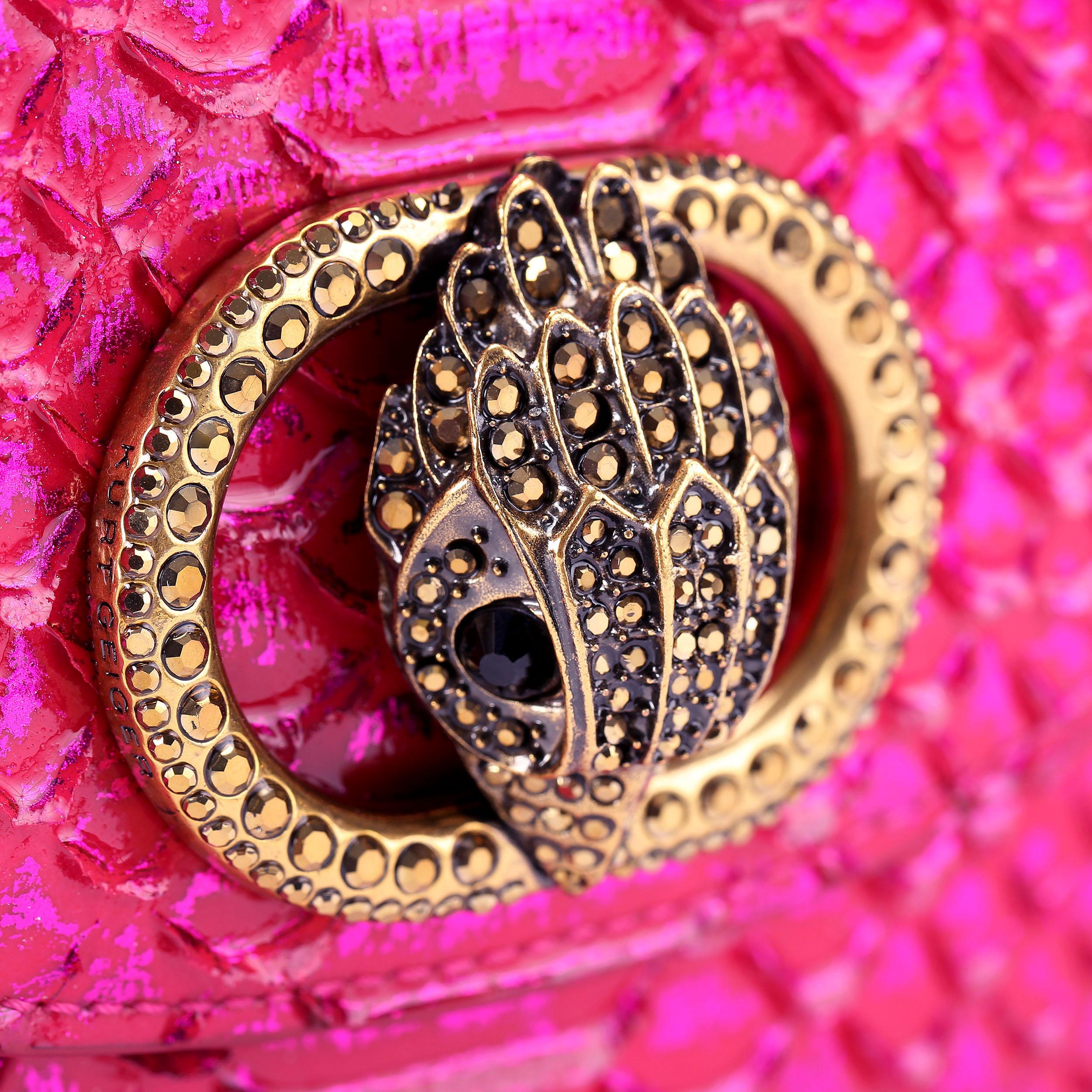 chelsea-saddle-bag-fushia- 