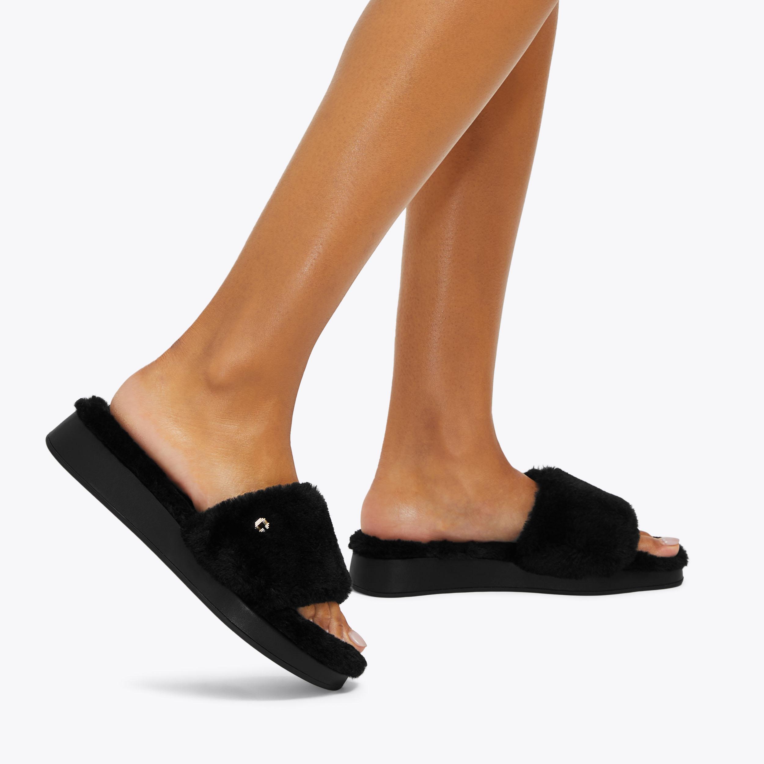 [COSYHARU公式] Padded Fur Slippers 関税・送料込み CLOUD COSY Black Faux Fur Slippers by CARVELA