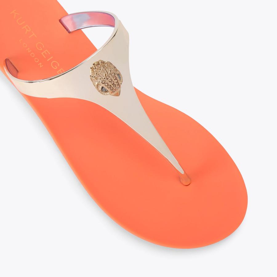 THE TOE （Madison Jacquard ） Shop Converse Women Chuck Taylor All Star Madison Gold Mid Top