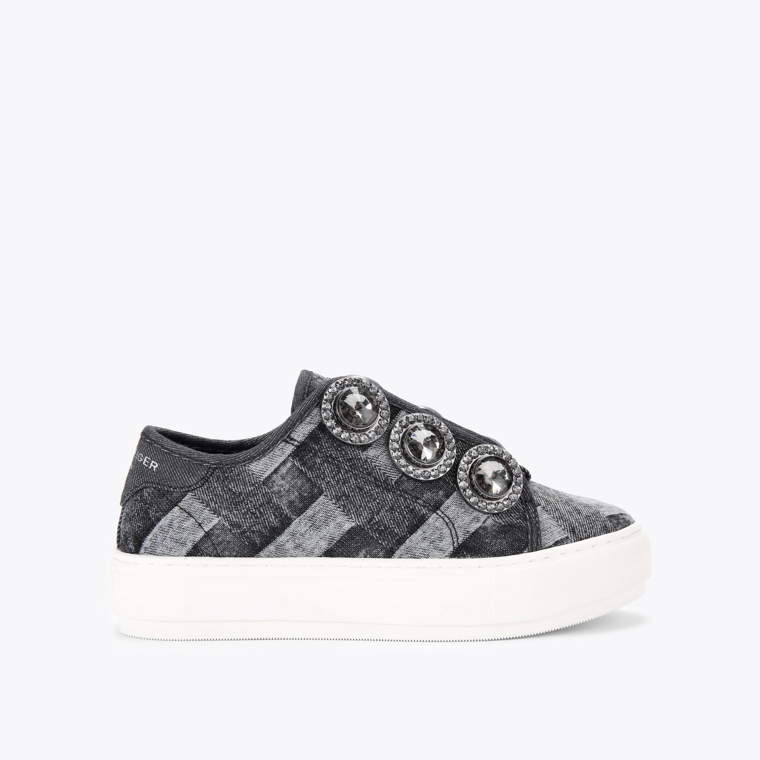 最も  Denim Black OCTAVIA LANEY Slip LONDON GEIGER KURT by Sneaker On ジャケット・アウター